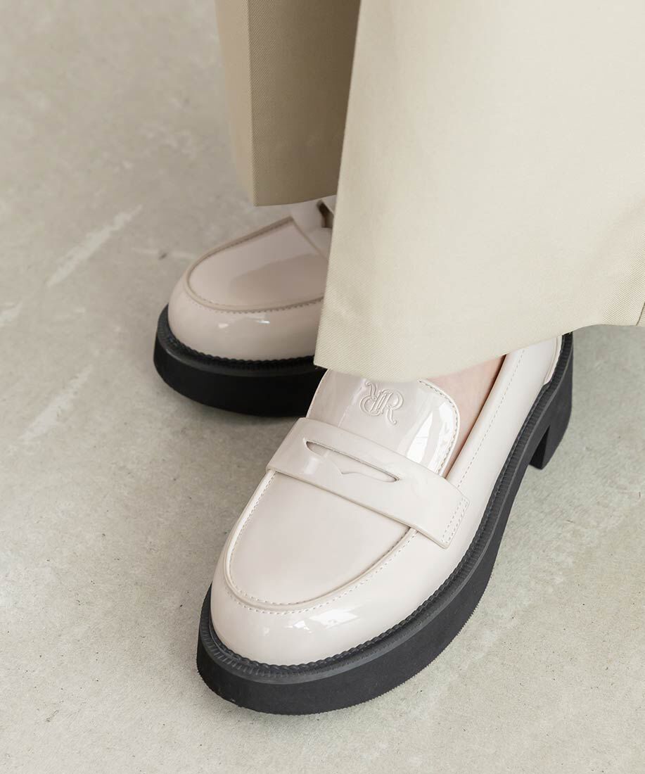  「モノグラムエンボスラウンドトゥローファー」|ローファー|