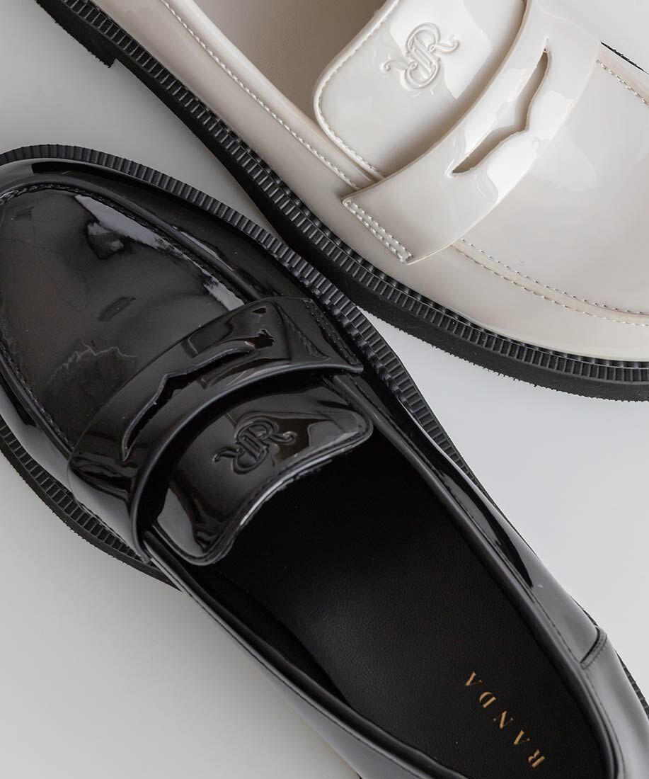  「モノグラムエンボスラウンドトゥローファー」|ローファー|