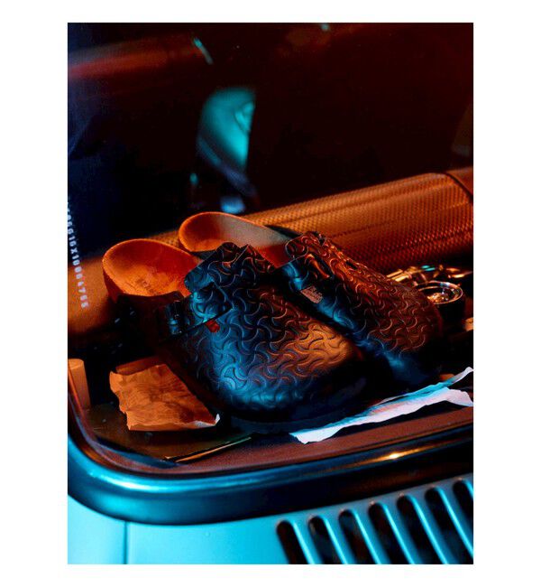 BEAMS「【別注】BIRKENSTOCK / BOSTON &ldquo;BONE PATTERN&rdquo; Smooth BLACK」|サンダル|