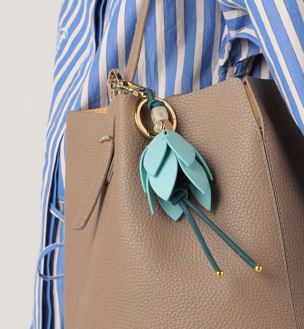 TOMORROWLAND GOODS「Atelier TOMORROWLAND フラワー チャーム」|キーケース|