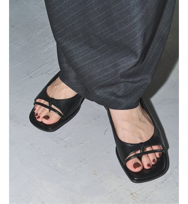 GRISE「《追加予約》GRISEレザーオープントゥトングフラット」|その他|ブラック