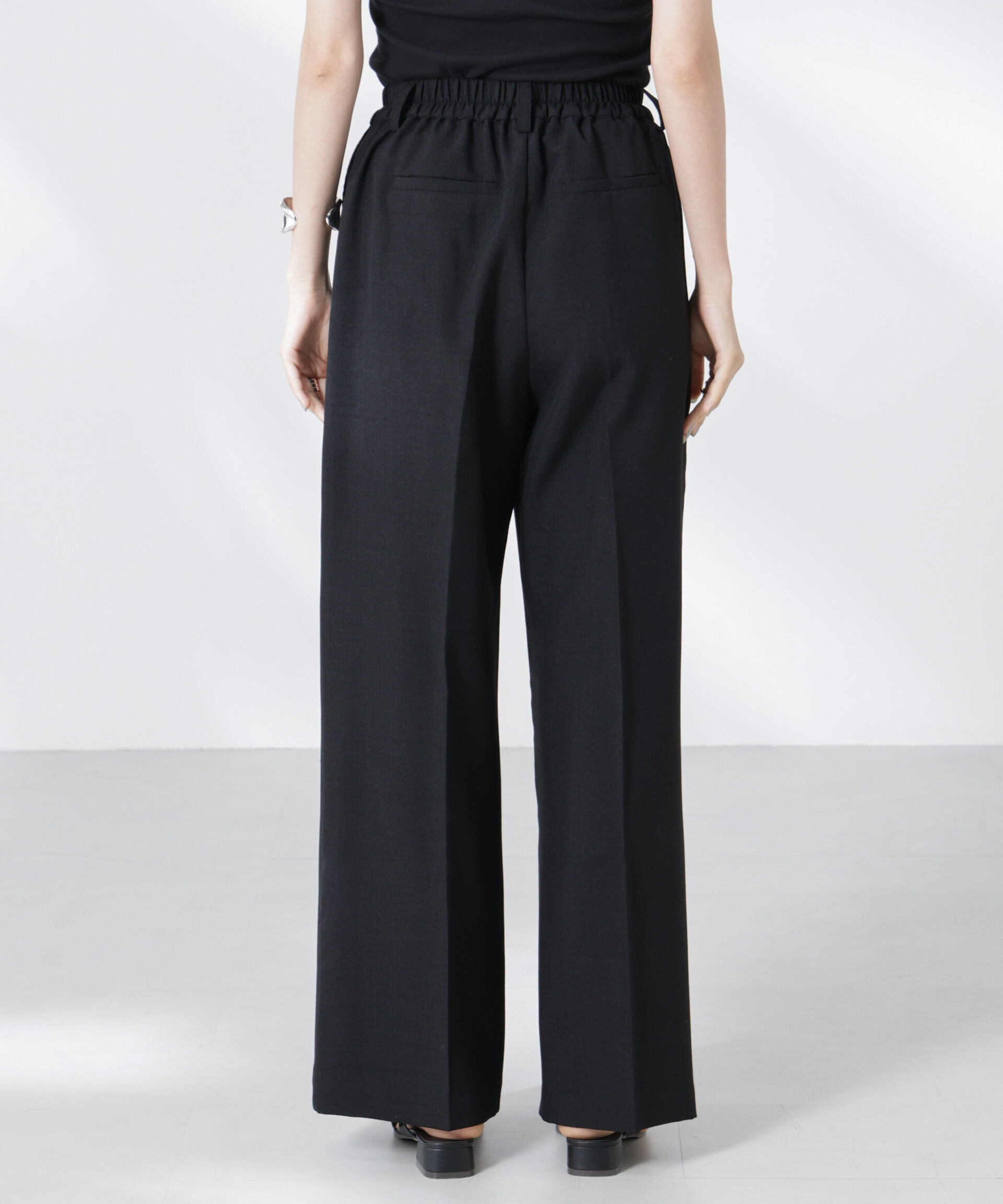 nano･universe「タックイージーセンタープレスストレートパンツ」|チノ|