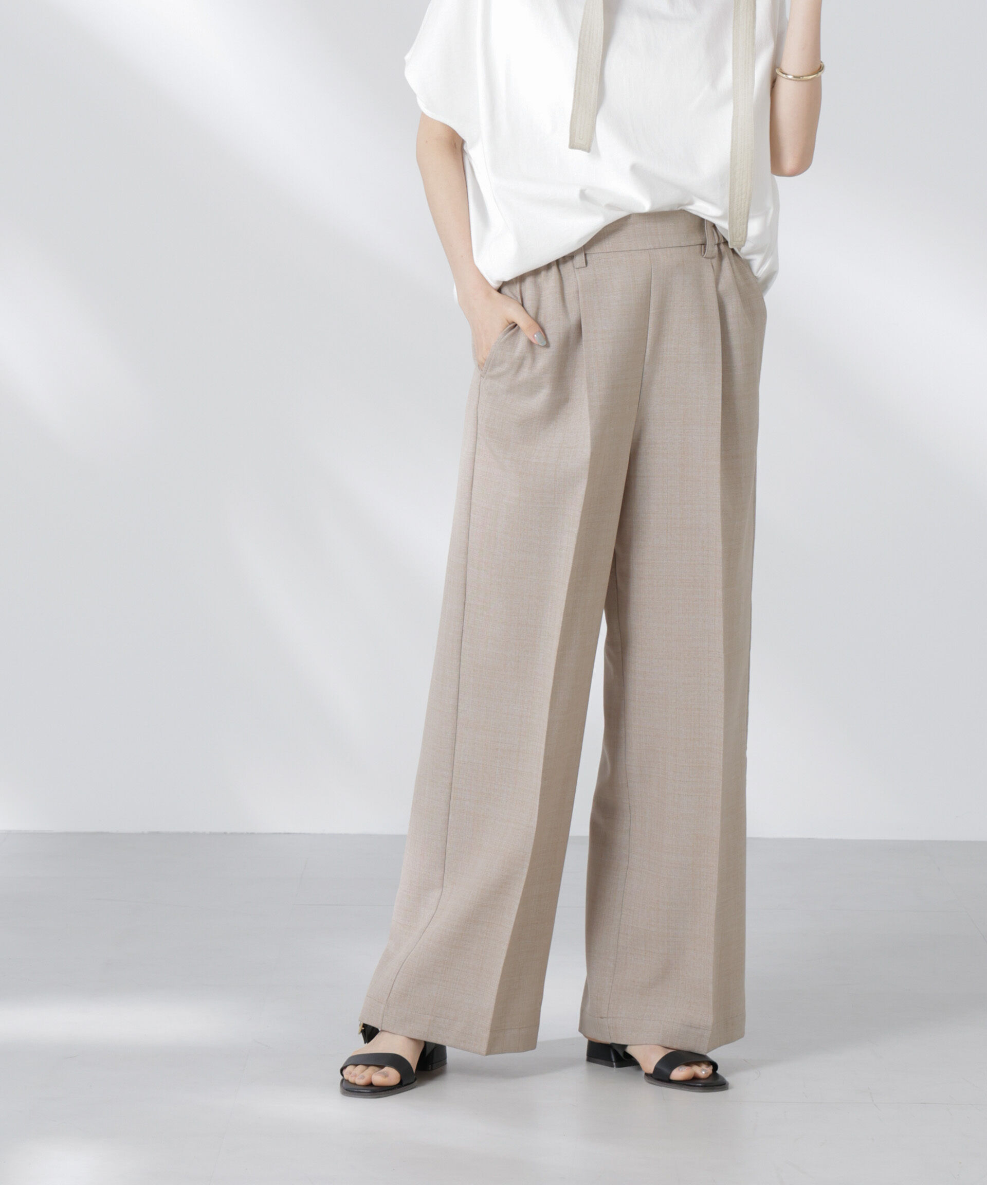 nano･universe「タックイージーセンタープレスストレートパンツ」|チノ|