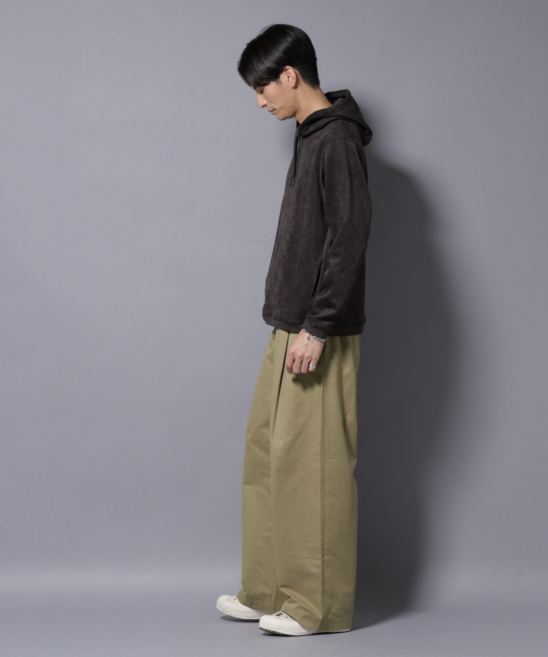 nano･universe「オイルドライクバギーパンツ」|チノ|