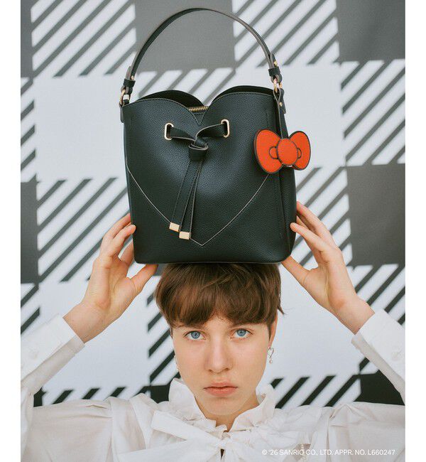 VIS「【HELLO KITTY&times;VIS】ハートカットバッグ」|ショルダー・メッセンジャー|