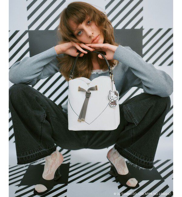 VIS「【HELLO KITTY&times;VIS】ハートカットバッグ」|ショルダー・メッセンジャー|