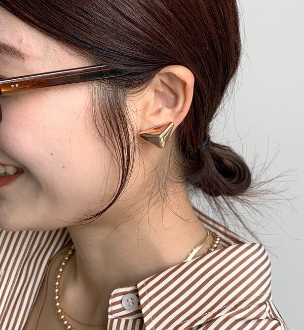  「【インフルエンサーOKOCHI企画】トライアングルイヤリング」|ピアス|