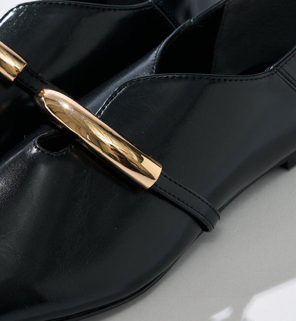  「【洗練された雰囲気に】ゴールドモチーフフラットシューズ」|その他|