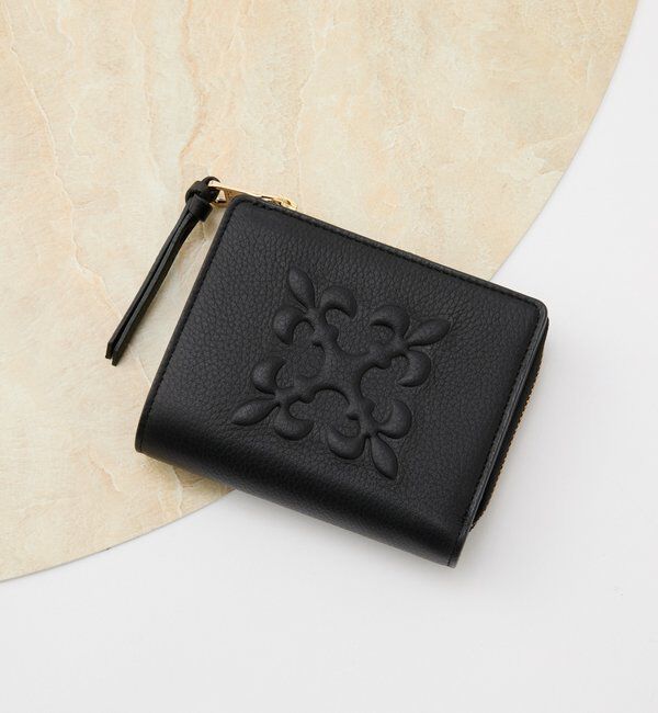  「エンボスモノグラムハーフウォレット」|財布|ブラック