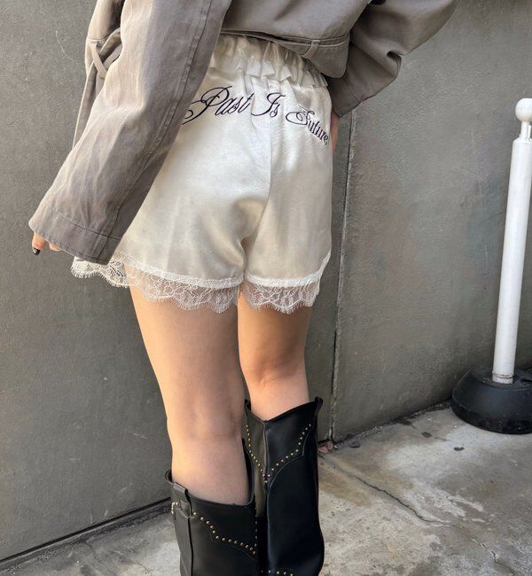  「ダブルウエストサテンロゴショーツ」|チノ|