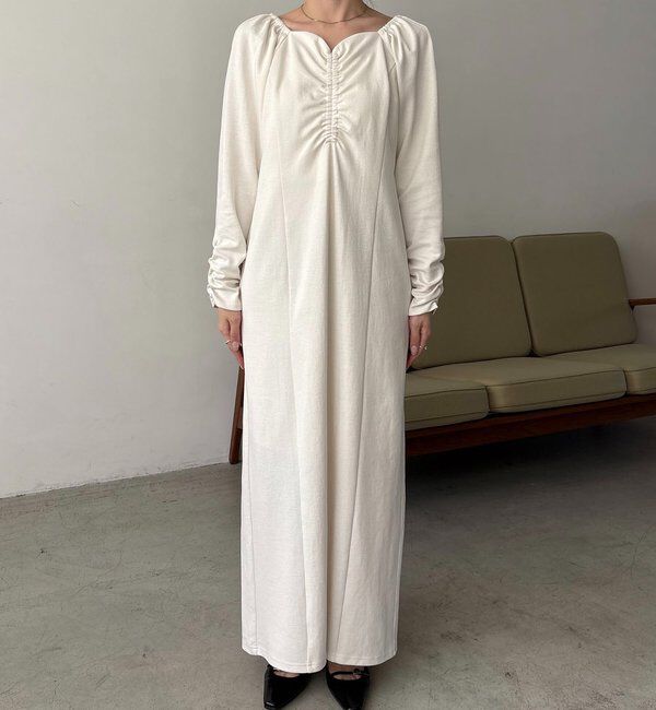  「【低身長サイズあり】ウェーブネックギャザーワンピース」|ワンピース|