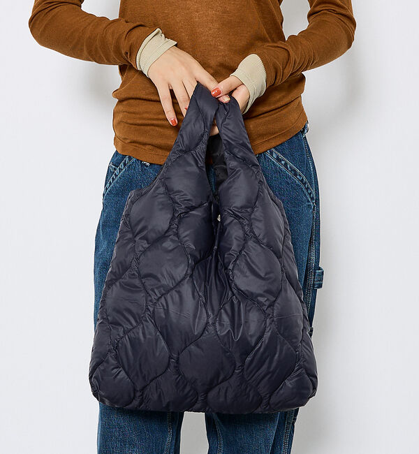 ABAHOUSE「【TAION / タイオン】ミリタリー エコ ダウンバッグM/ダウン/ヘチマキル」|ハンドバッグ|ダークネイビー