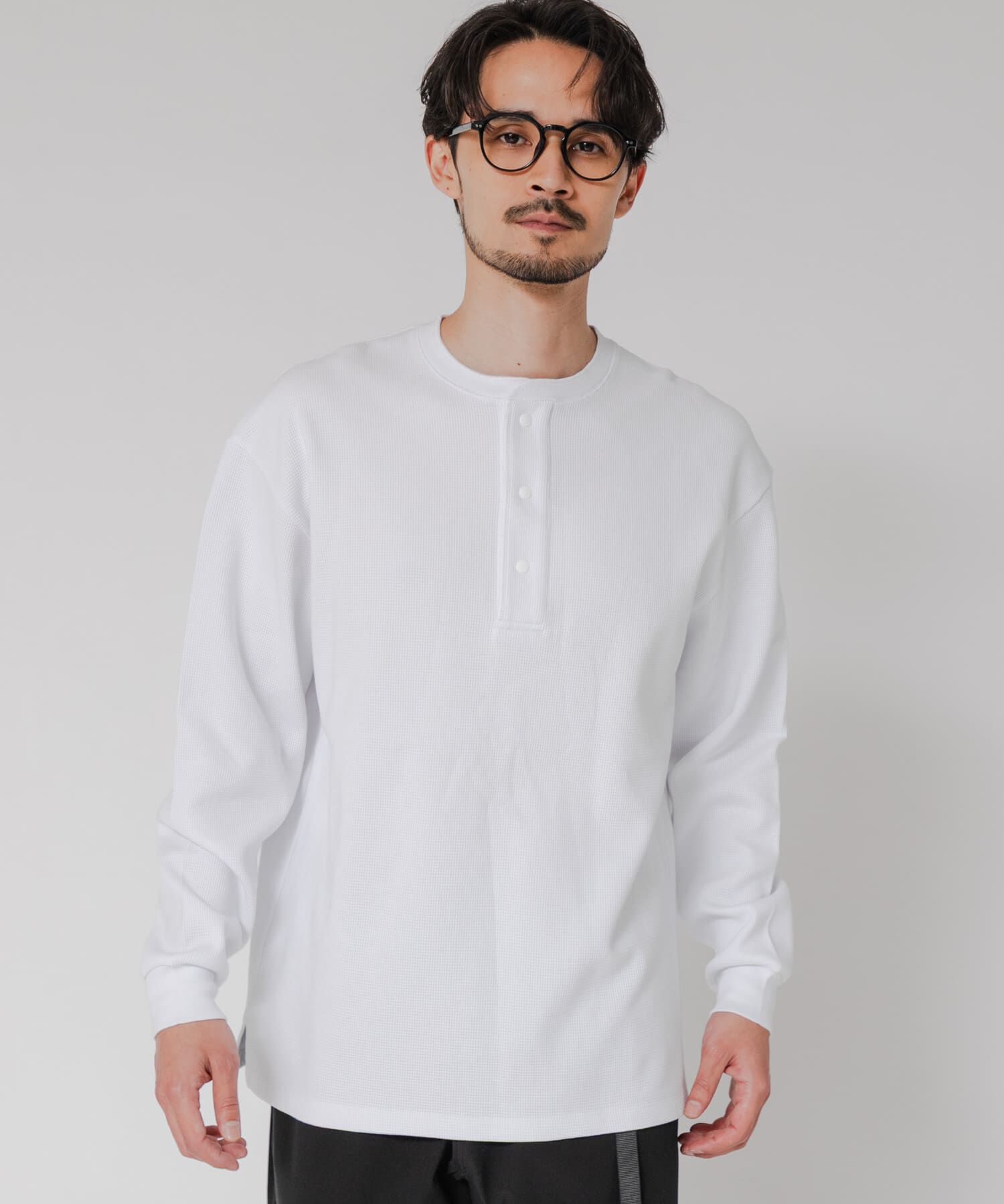 URBAN RESEARCH「『UR TECH』度詰めワッフルヘンリーロングスリーブ」|Tシャツ・カットソー|ホワイト