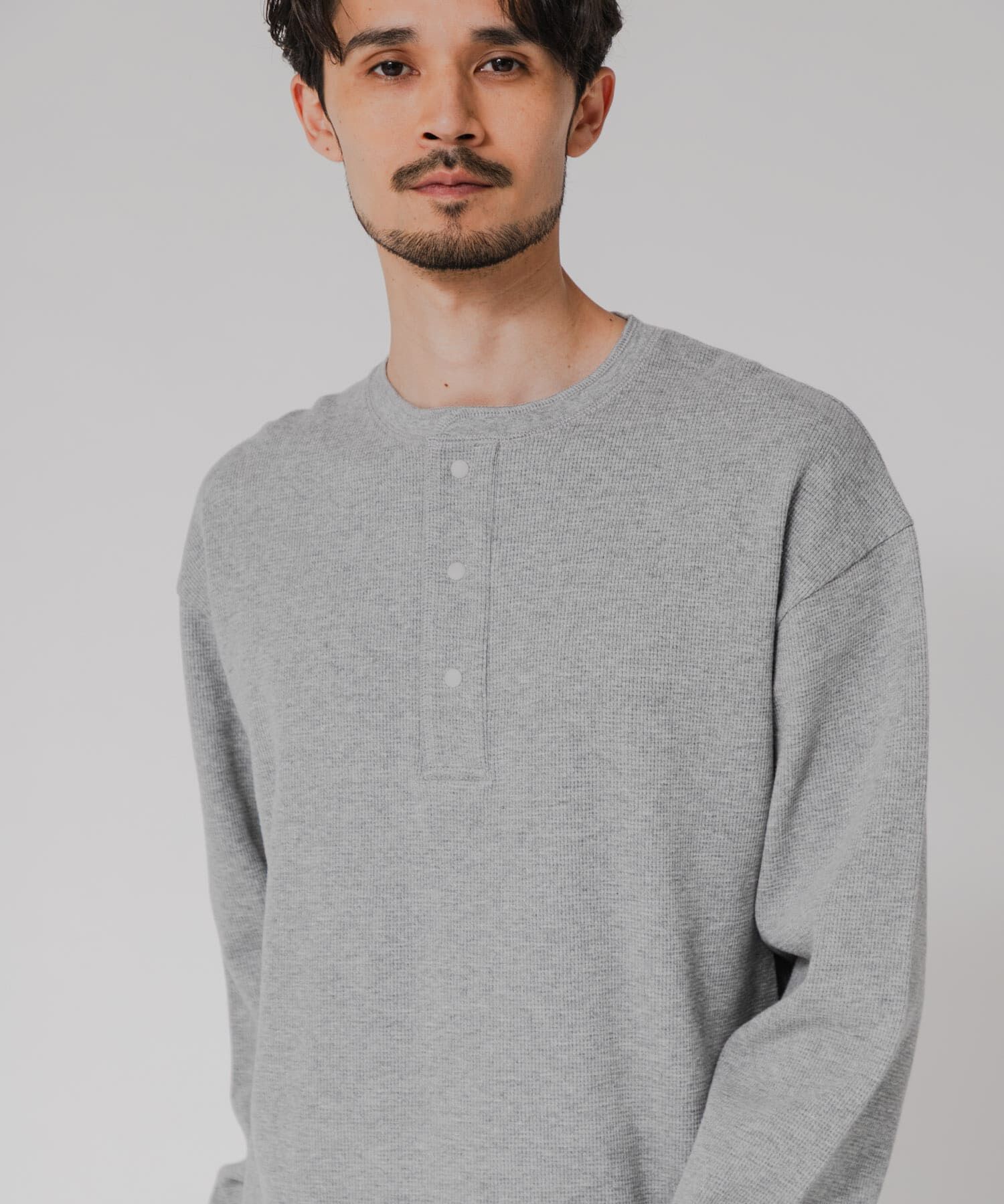 URBAN RESEARCH「『UR TECH』度詰めワッフルヘンリーロングスリーブ」|Tシャツ・カットソー|ライトグレー