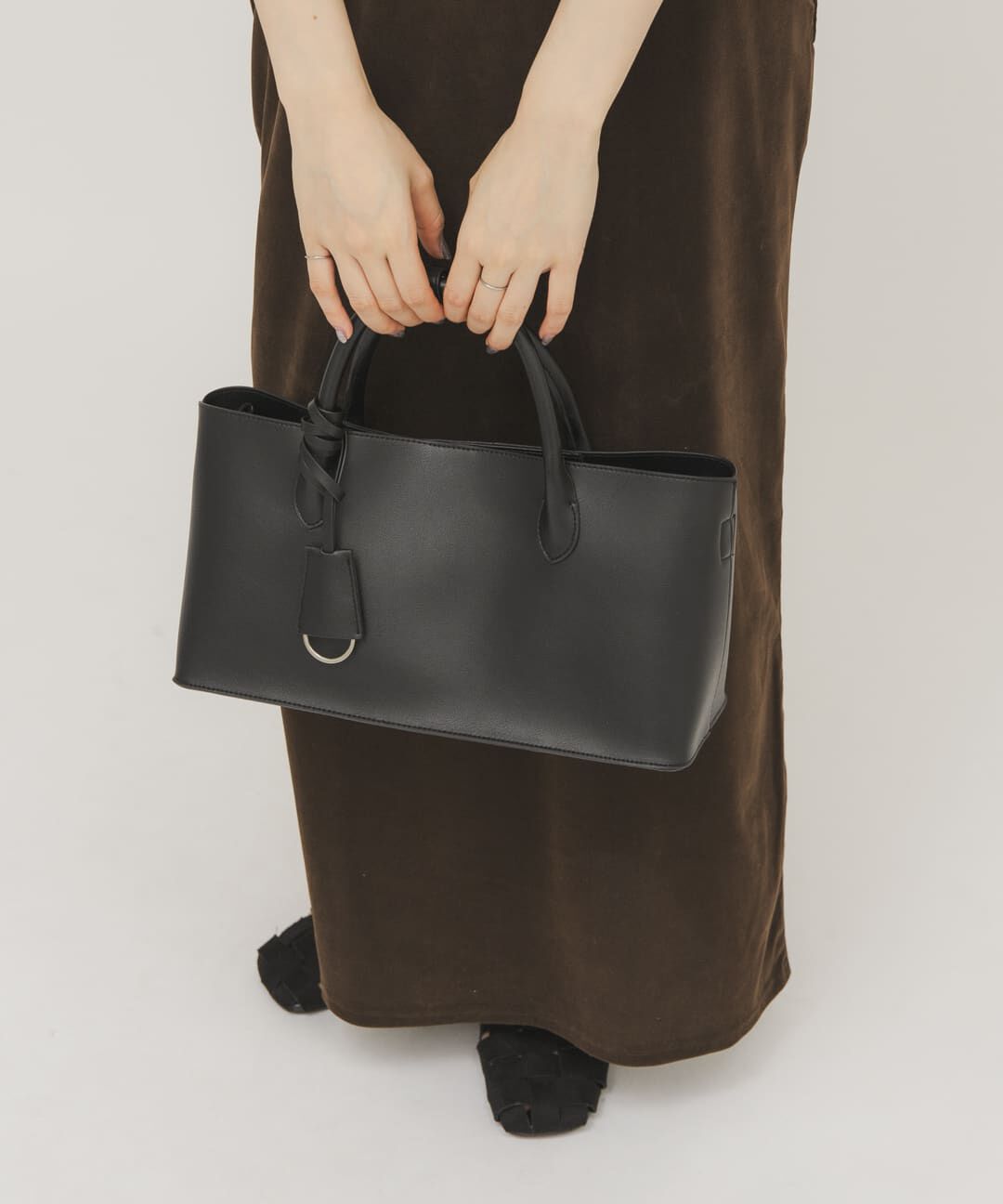  「チャーム付きワイドボックスBAG」|ハンドバッグ|ブラック