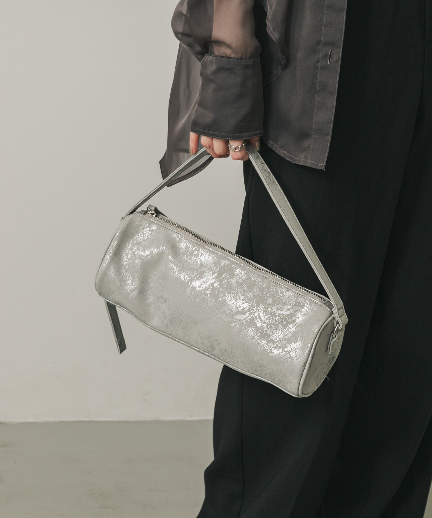 SENSE OF PLACE by URBAN RESEARCH「ハクプリントドラムバッグ」|ハンドバッグ|グレー