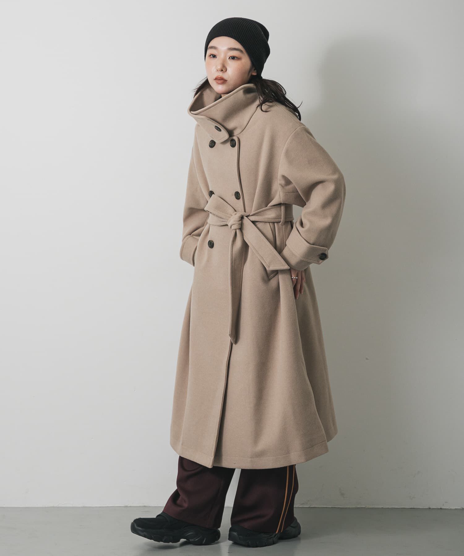 SENSE OF PLACE by URBAN RESEARCH「スタンドカラーロングコート」|ノーカラーコート|