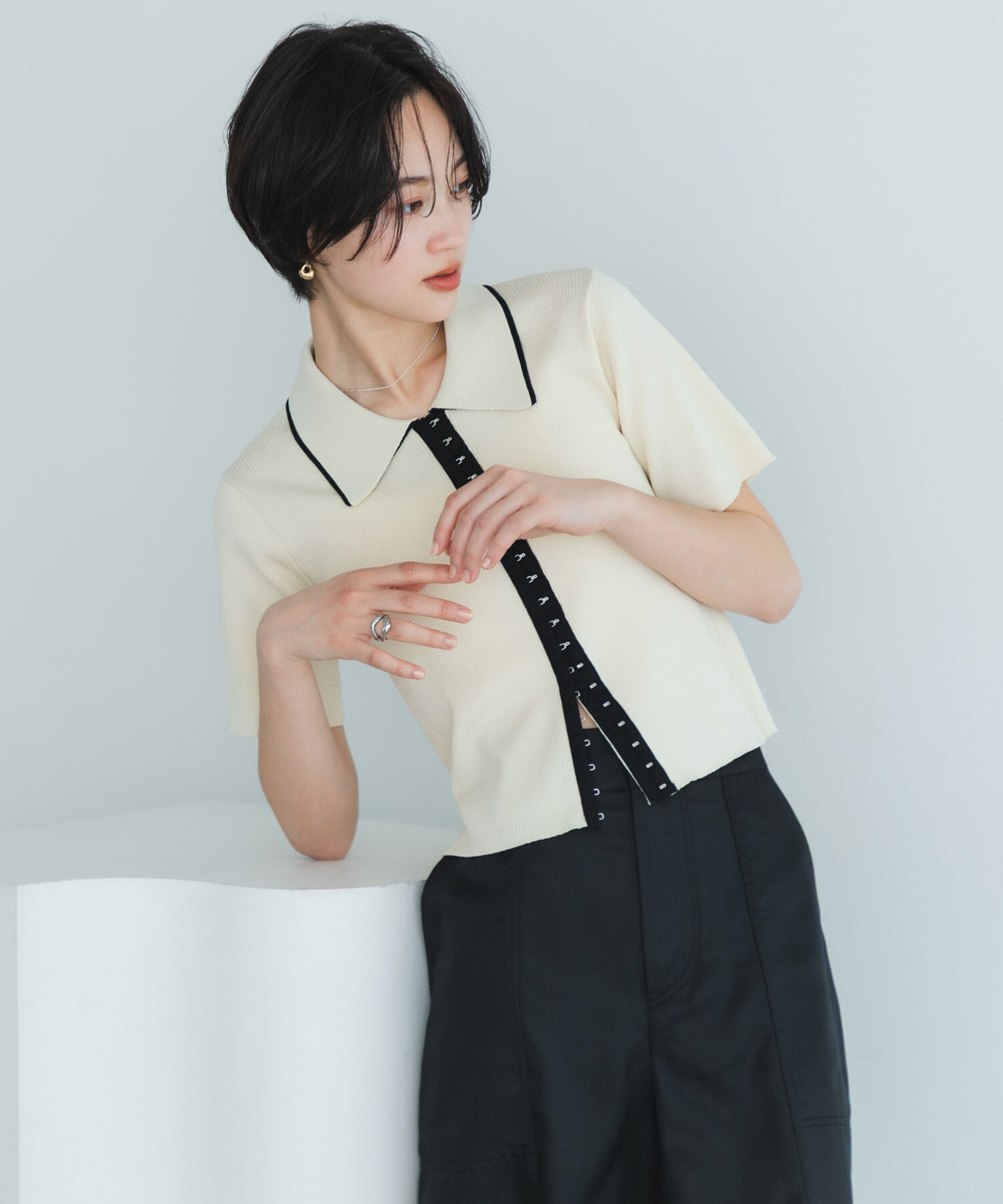 SENSE OF PLACE by URBAN RESEARCH「バイカラーエリツキホックニット」|ニット・セーター|アイボリー