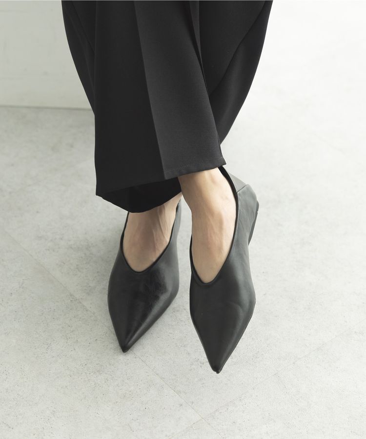 GARAGE OF GOOD CLOTHING「Vカットポインテッドトゥパンプス」|パンプス|