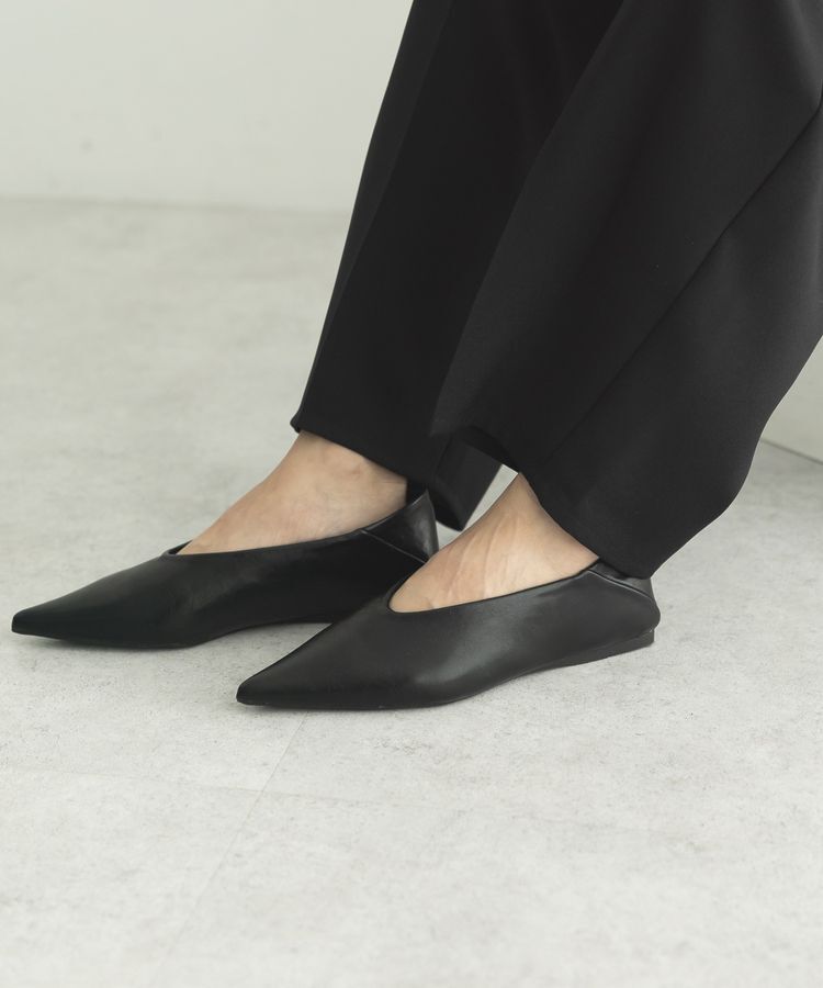 GARAGE OF GOOD CLOTHING「Vカットポインテッドトゥパンプス」|パンプス|