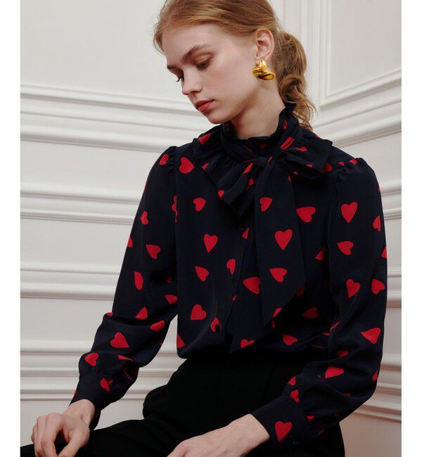 LOULOU WILLOUGHBY「WEB限定【LOULOU WILLOUGHBY】デシンハートプリントボウタイブラウス」|シャツ・ブラウス|