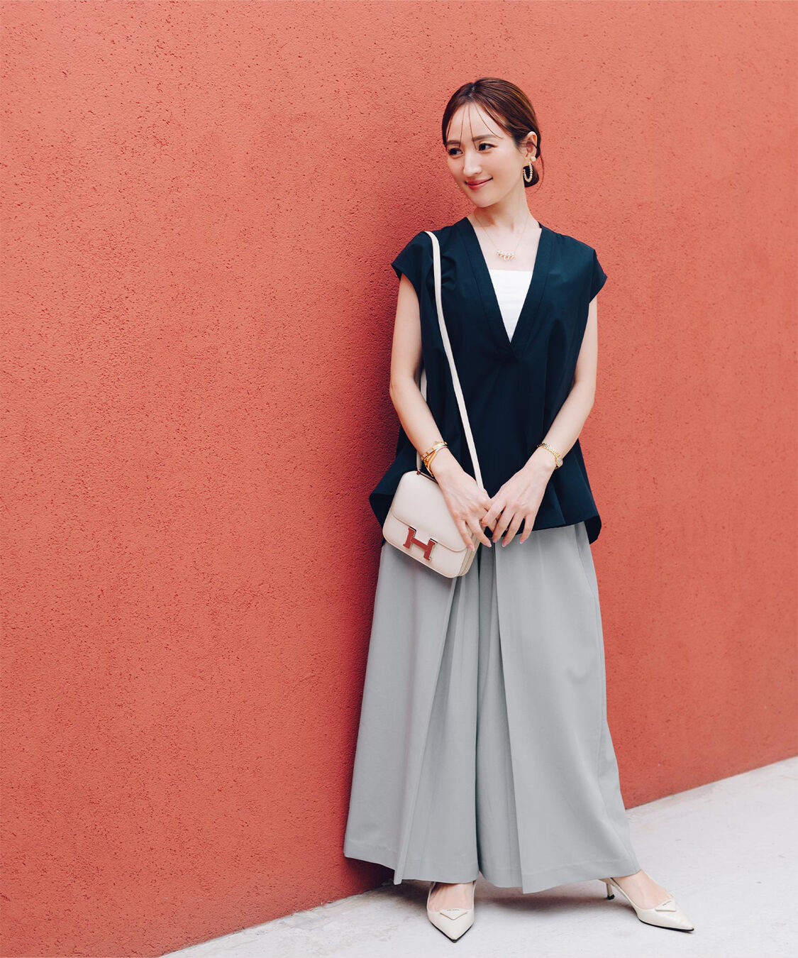 ur's「【星玲奈さんコラボアイテム】ディープVネックボウタイブラウス」|シャツ・ブラウス|