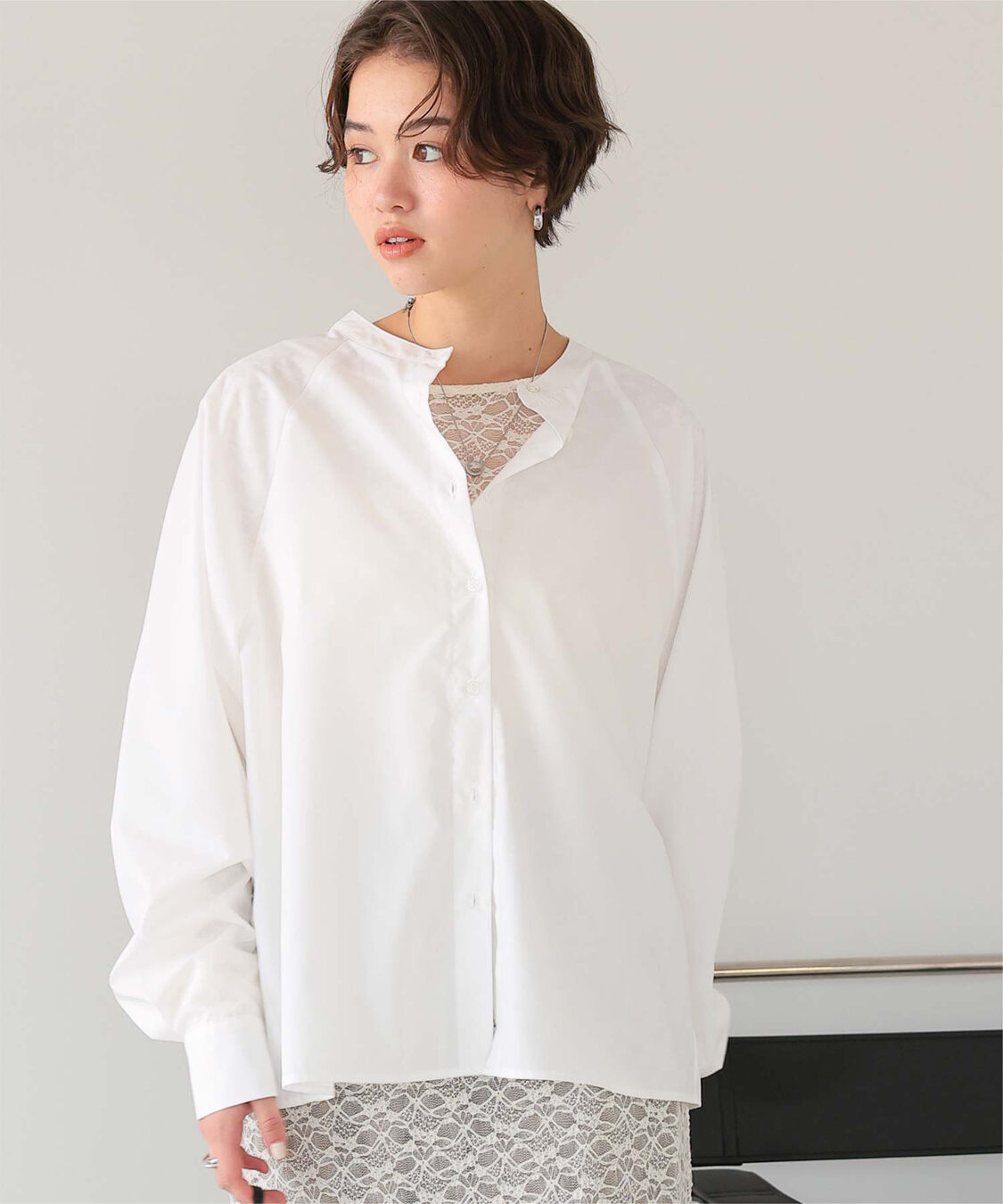 titivate「バックフリルバンドカラーシャツ」|シャツ・ブラウス|オフホワイト