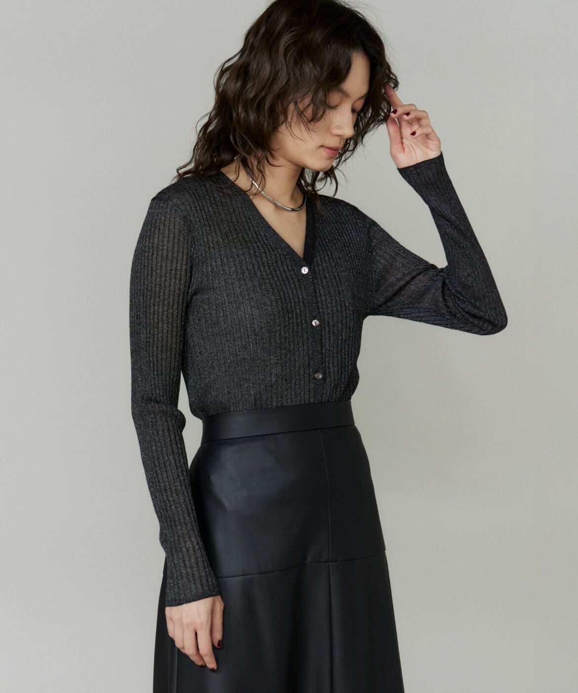 INED「ワイドリブVネックカーディガン」|カーディガン|ブラック