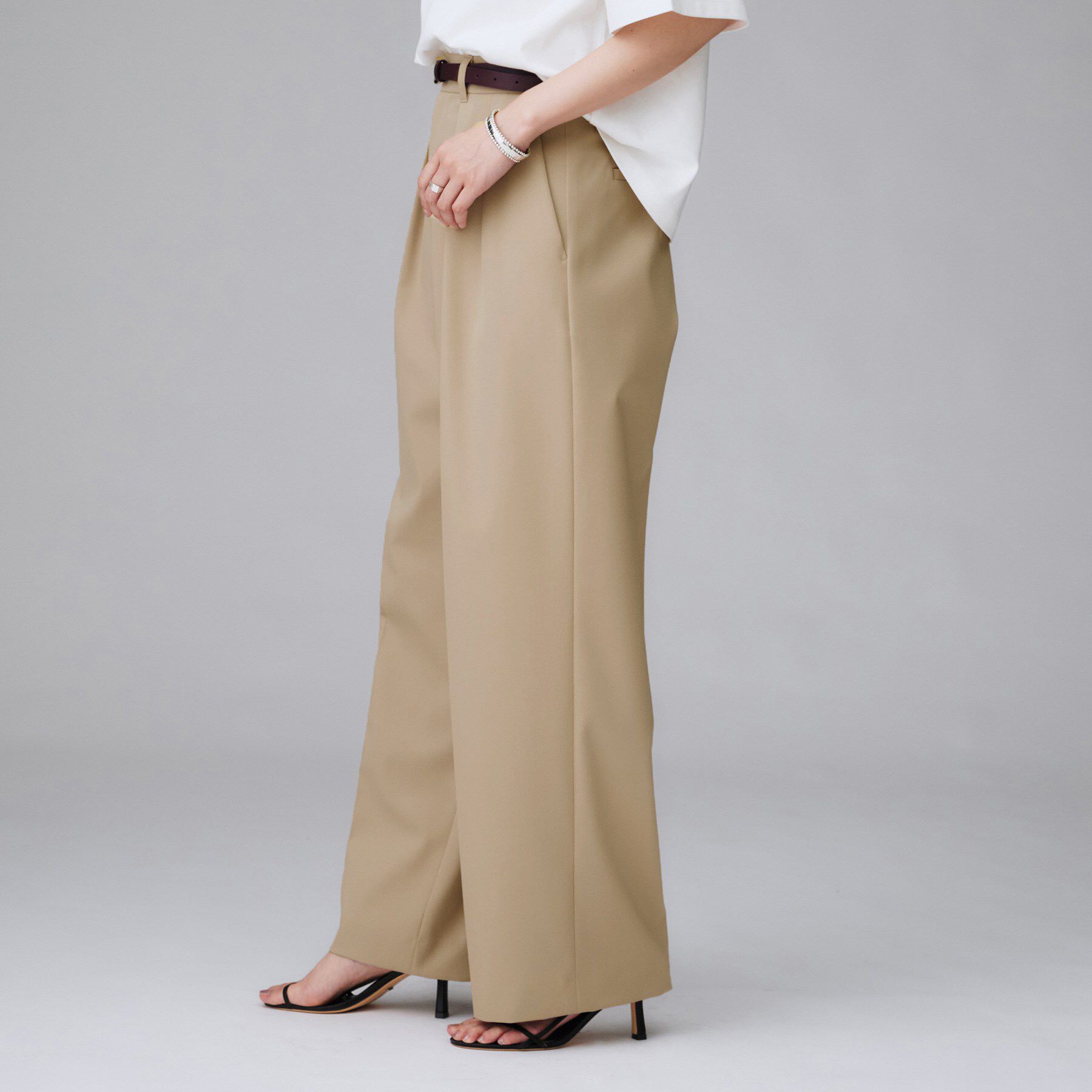 UNTITLED「【洗える/はっ水/後ろウエストゴム】ストレッチ2タックワイドパンツ」|その他|