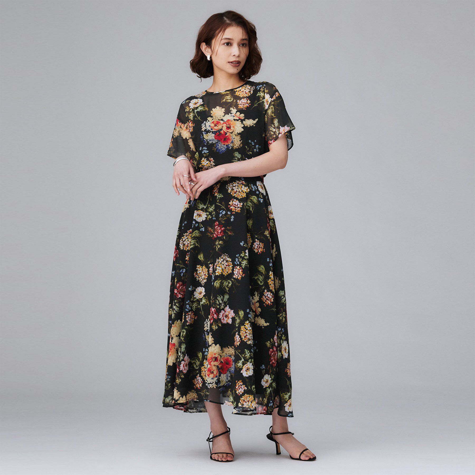 UNTITLED「【セットアップ可/花柄エレガント】アンティークフラワー柄ブラウス」|シャツ・ブラウス|