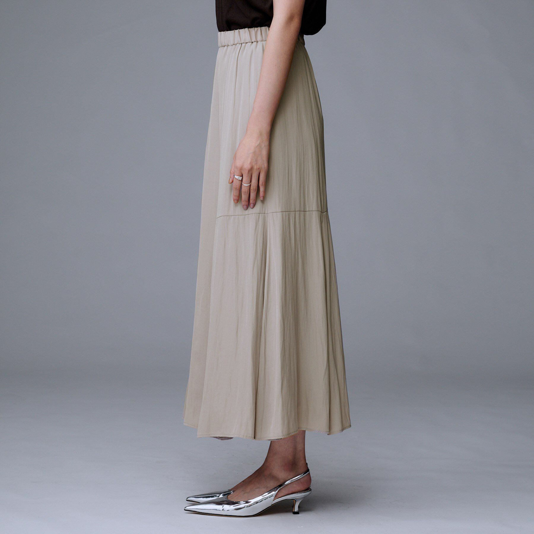 UNTITLED「【洗える/1枚で着映え】ソフト裾フレアスカート」|スカート|