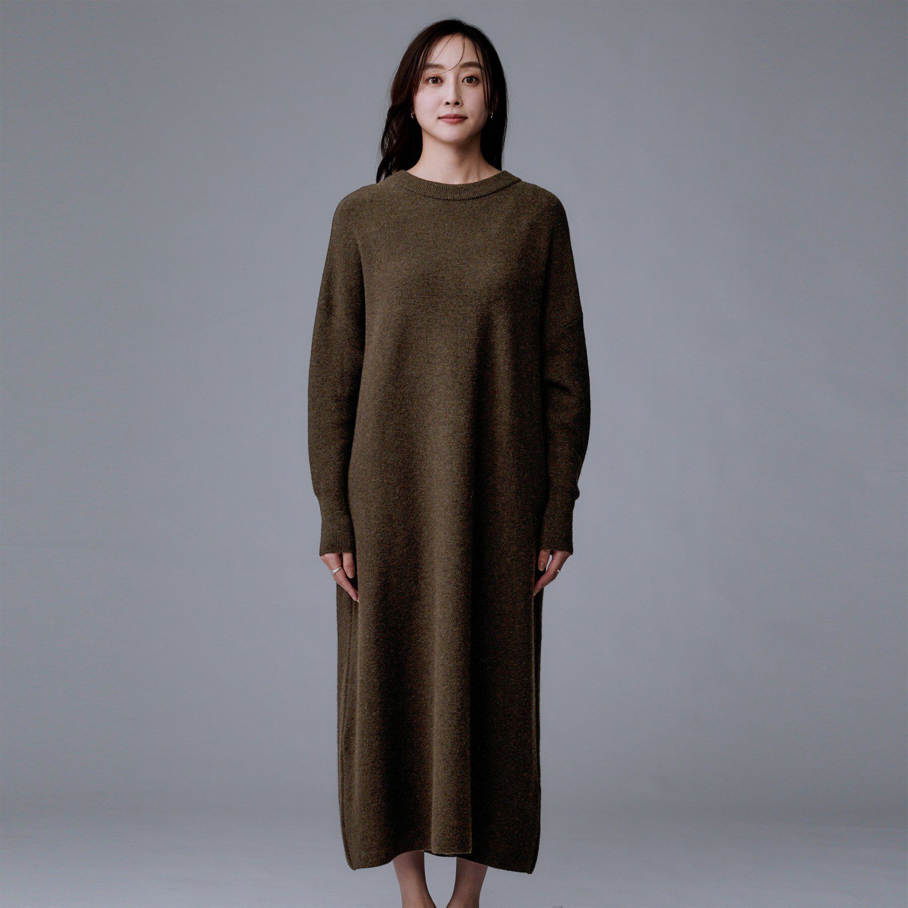 UNTITLED「【ロング丈/ゆったりシルエット】テントライン ニットワンピース」|ワンピース|