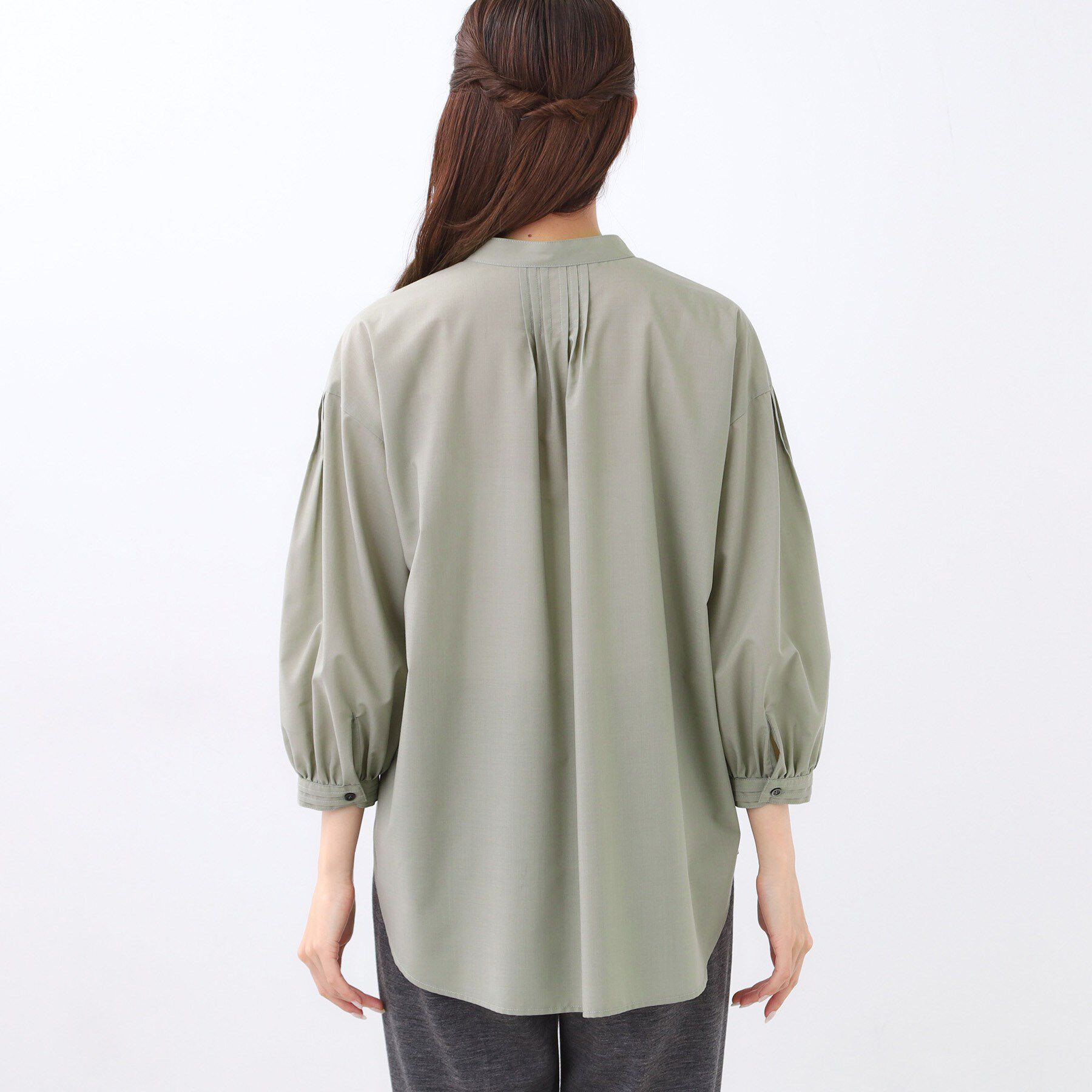 Reflect「【程よいゆとり感／体型カバー】ピンタックデザインシャンブレーブラウス」|シャツ・ブラウス|