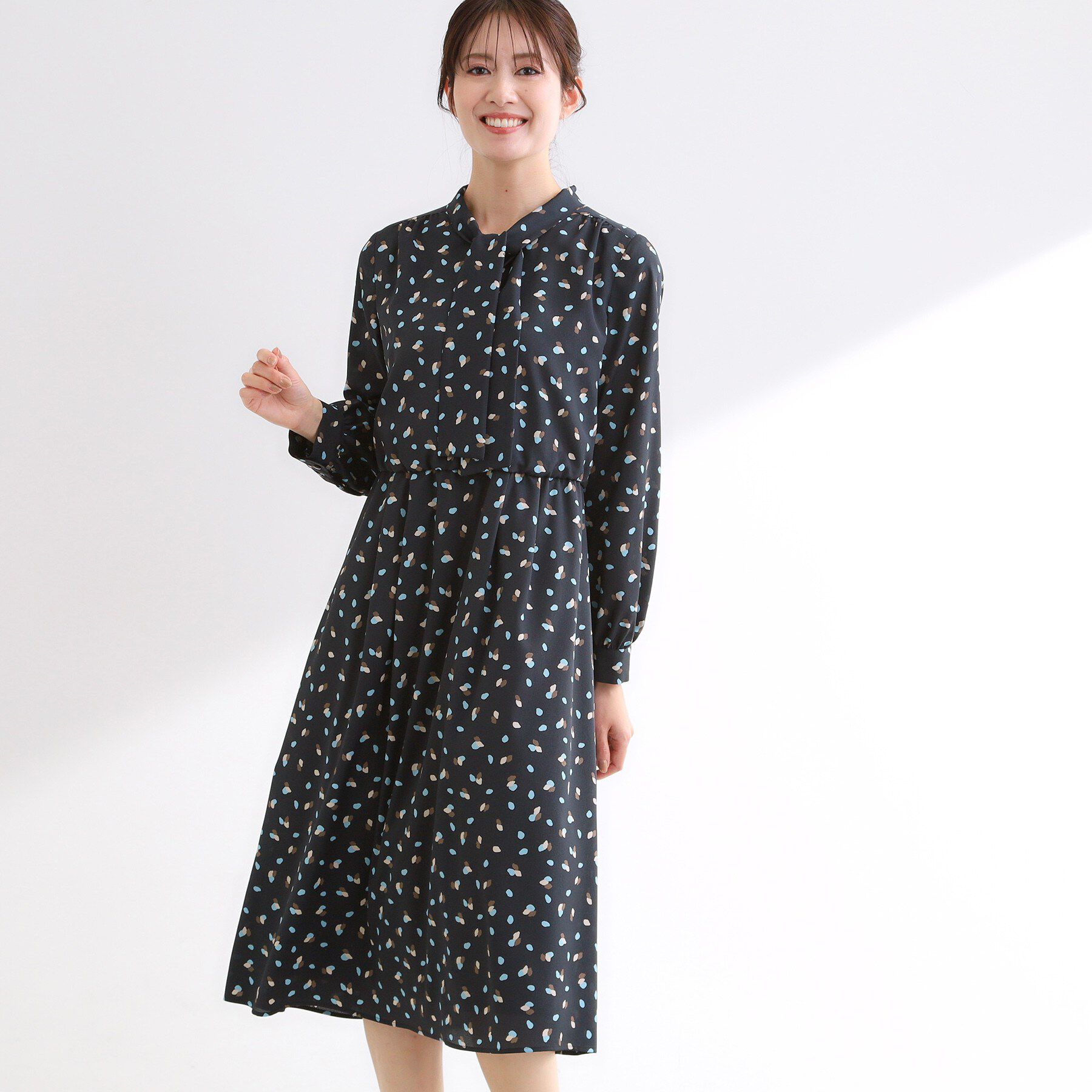 Reflect「【セレモニー／通勤／おでかけに◎】フラワープリントボウタイワンピース」|ワンピース|