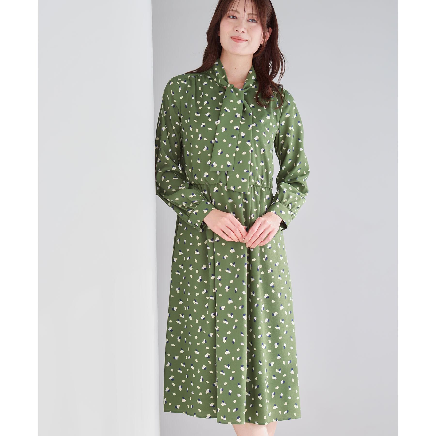 Reflect「【セレモニー／通勤／おでかけに◎】フラワープリントボウタイワンピース」|ワンピース|