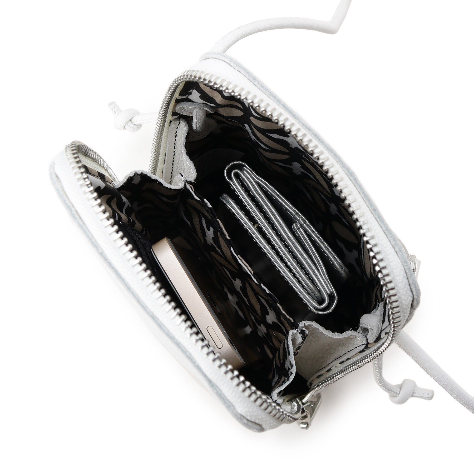 DRESSTERIOR「シュリンクレザーマルチポーチ」|ショルダー・メッセンジャー|