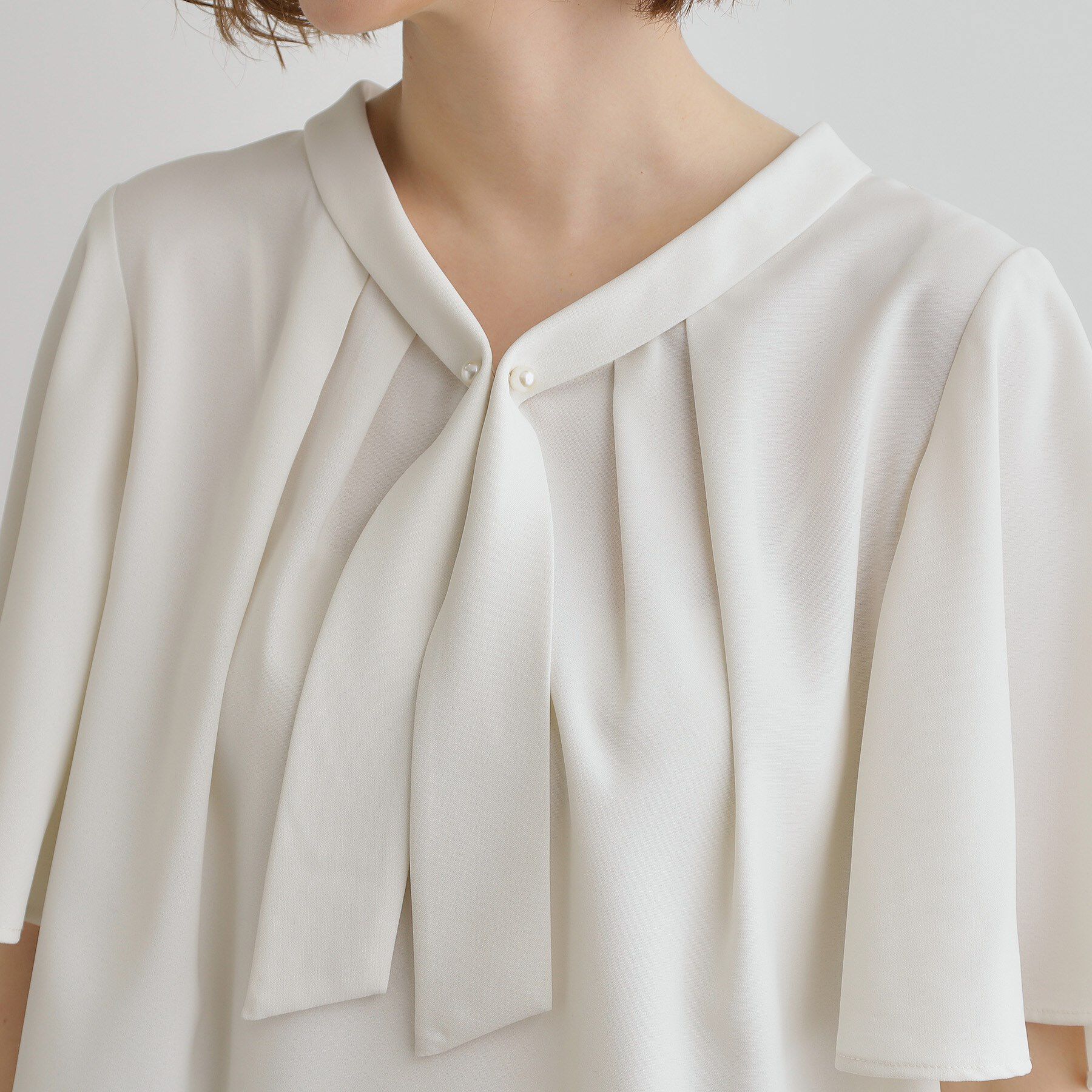 grove「【華やか】パール調ピン付きボウタイブラウス」|シャツ・ブラウス|