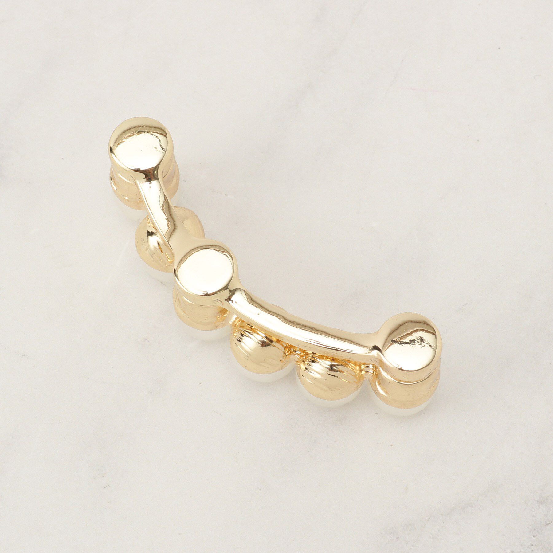 grove「マグネットRラインパール調ブローチ」|ブローチ・コサージュ|