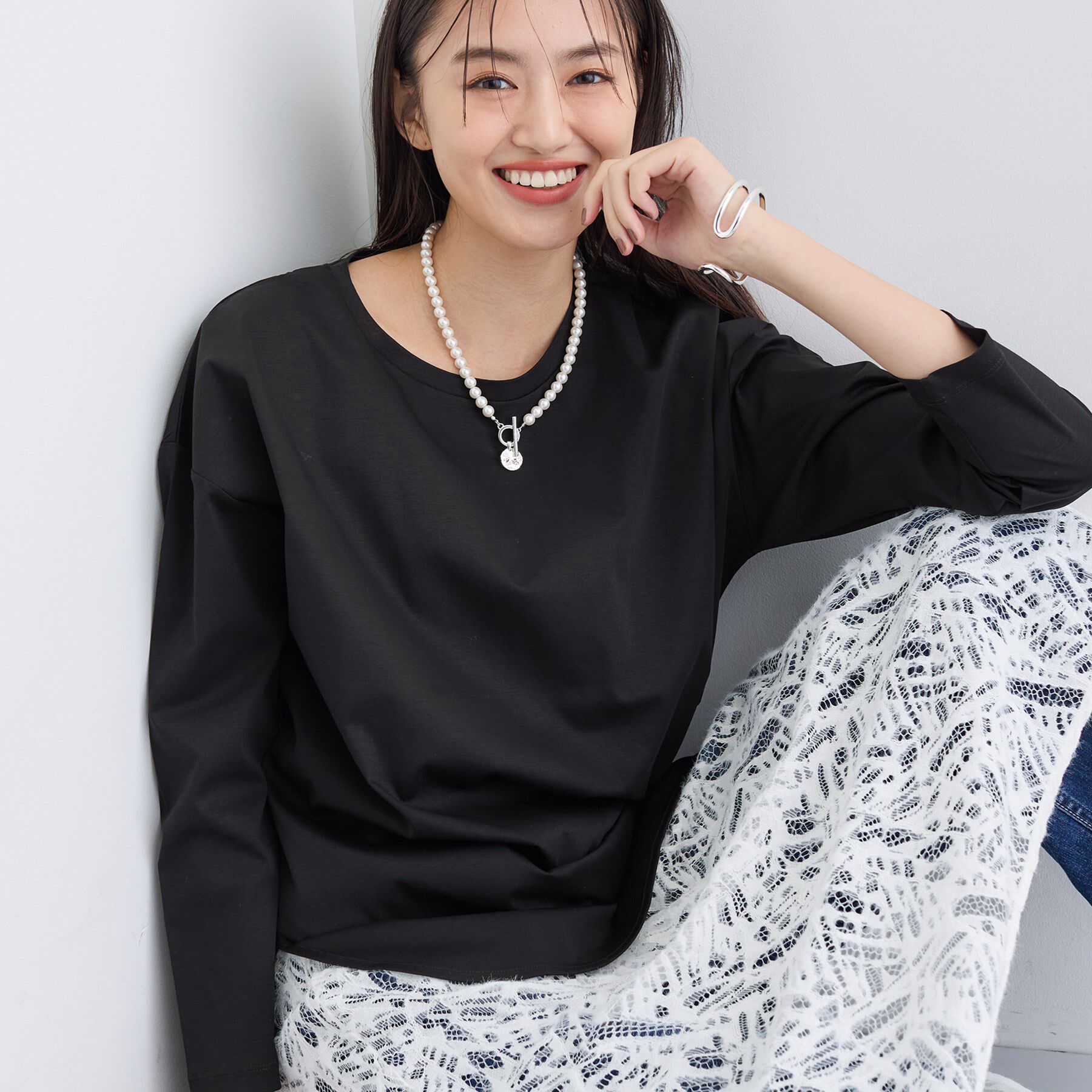 INDIVI「【洗える／コットン100％】ラウンドヘムシンプルカットソー」|Tシャツ・カットソー|ブラック(019)