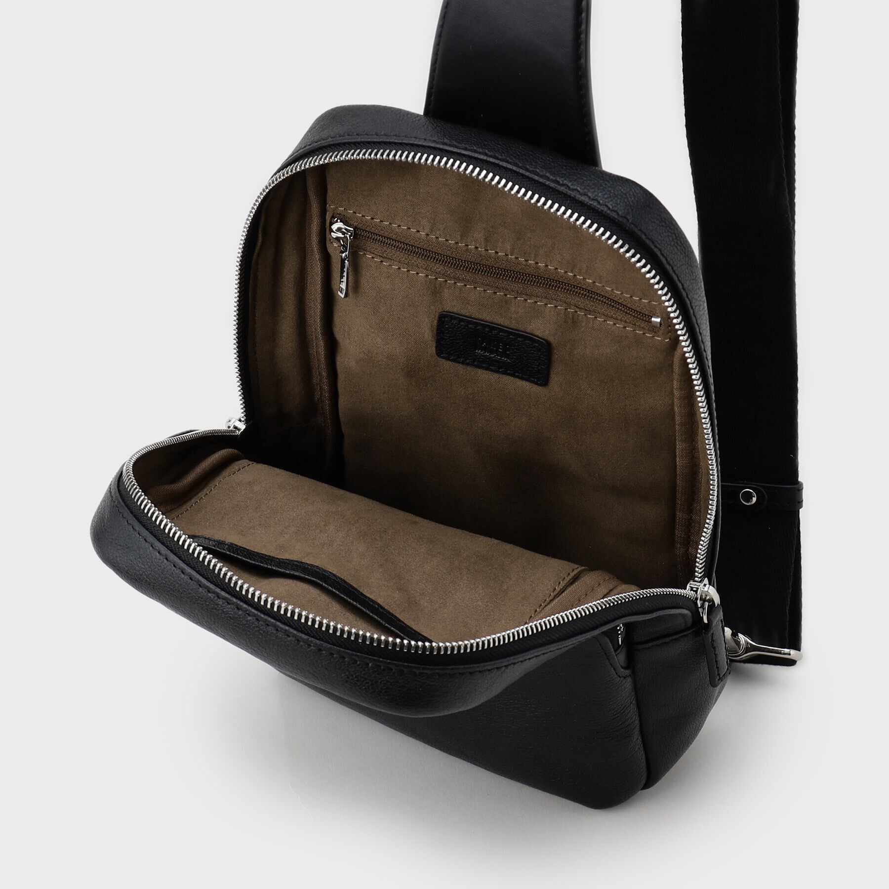 TAKEO KIKUCHI「【カードケース付き】シュリンクレザーボディバック」|その他|