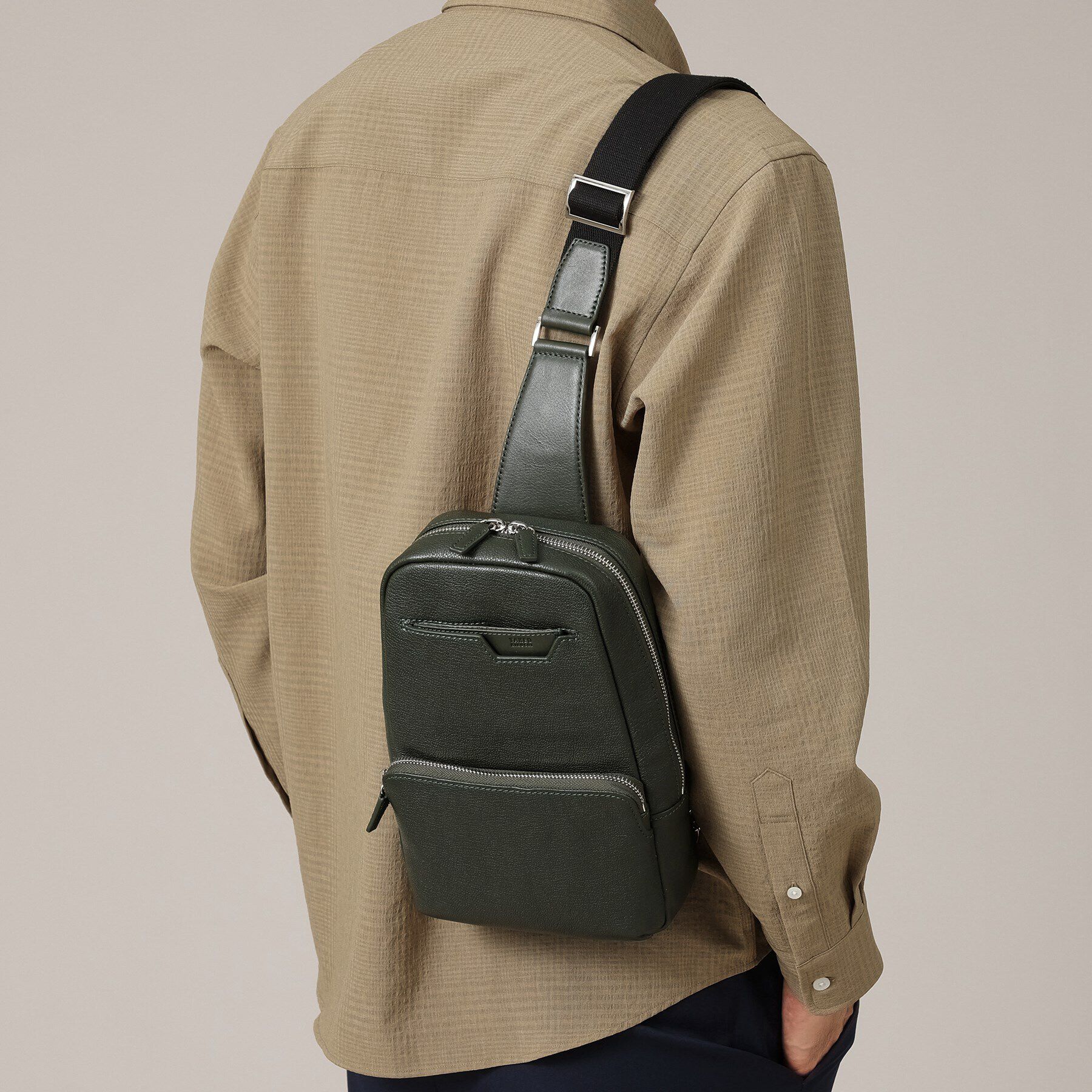 TAKEO KIKUCHI「【カードケース付き】シュリンクレザーボディバック」|その他|グリーン(022)