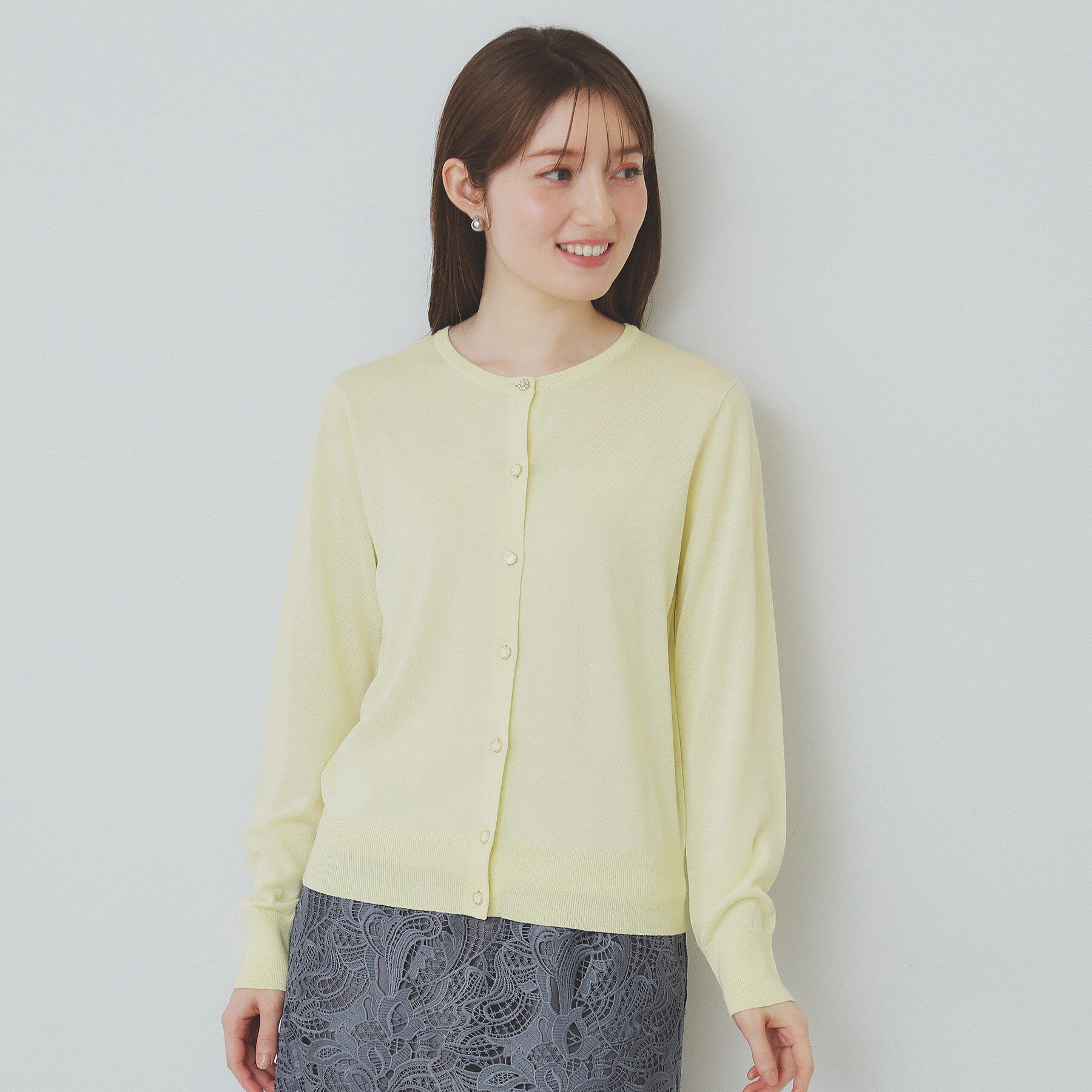 index「《7色展開/XS-LLサイズ》ビジューボタンニットカーディガン【洗濯機洗い可/抗ピル/接触冷感】」|カーディガン|