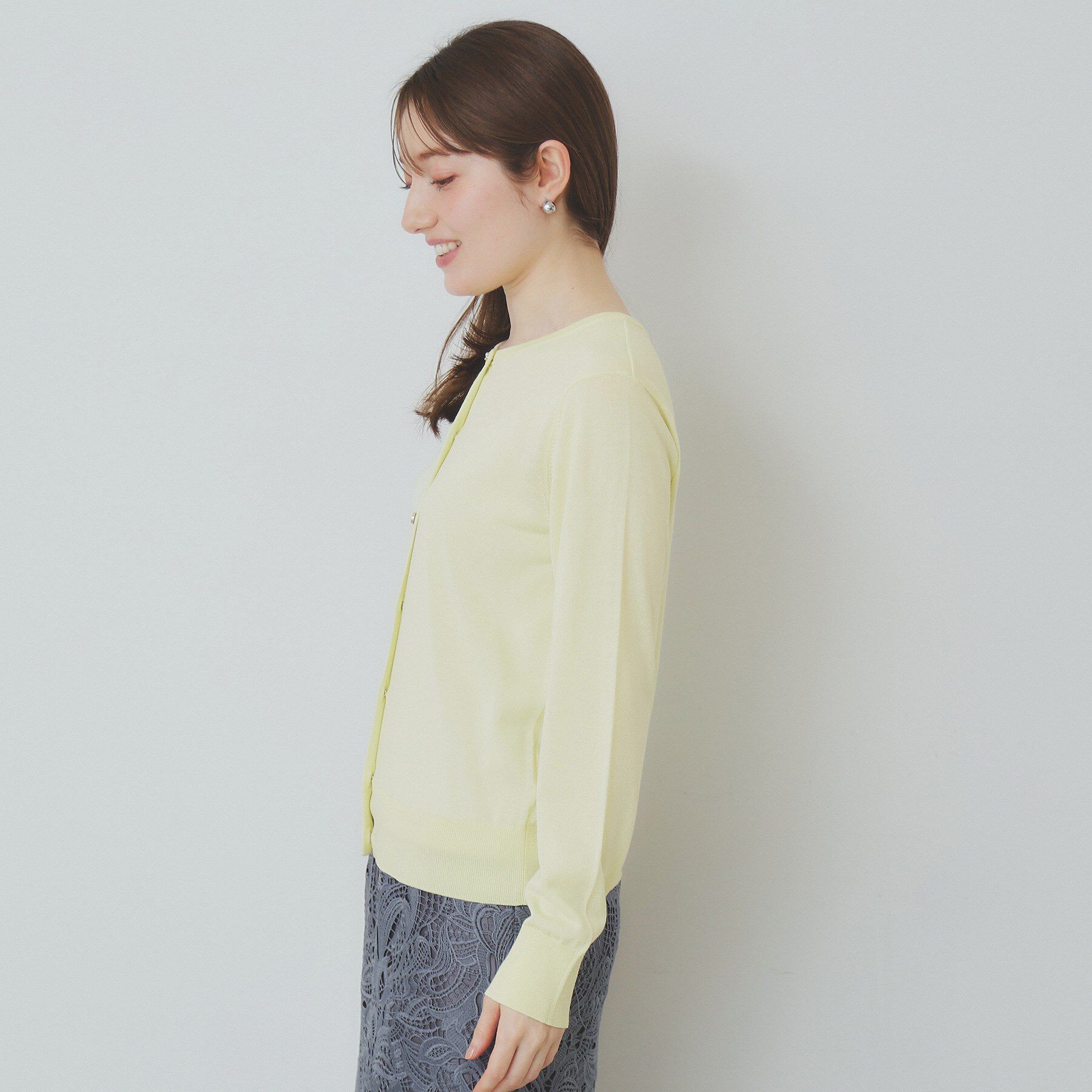 index「《7色展開/XS-LLサイズ》ビジューボタンニットカーディガン【洗濯機洗い可/抗ピル/接触冷感】」|カーディガン|