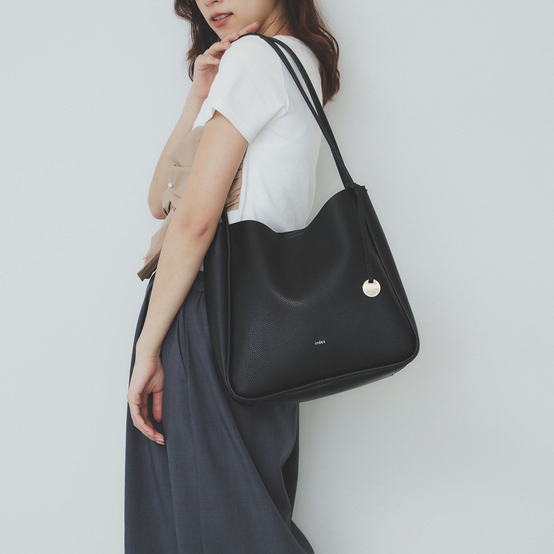 index「【A4サイズ収納可能】コインチャーム付きトートバッグ」|トートバッグ|