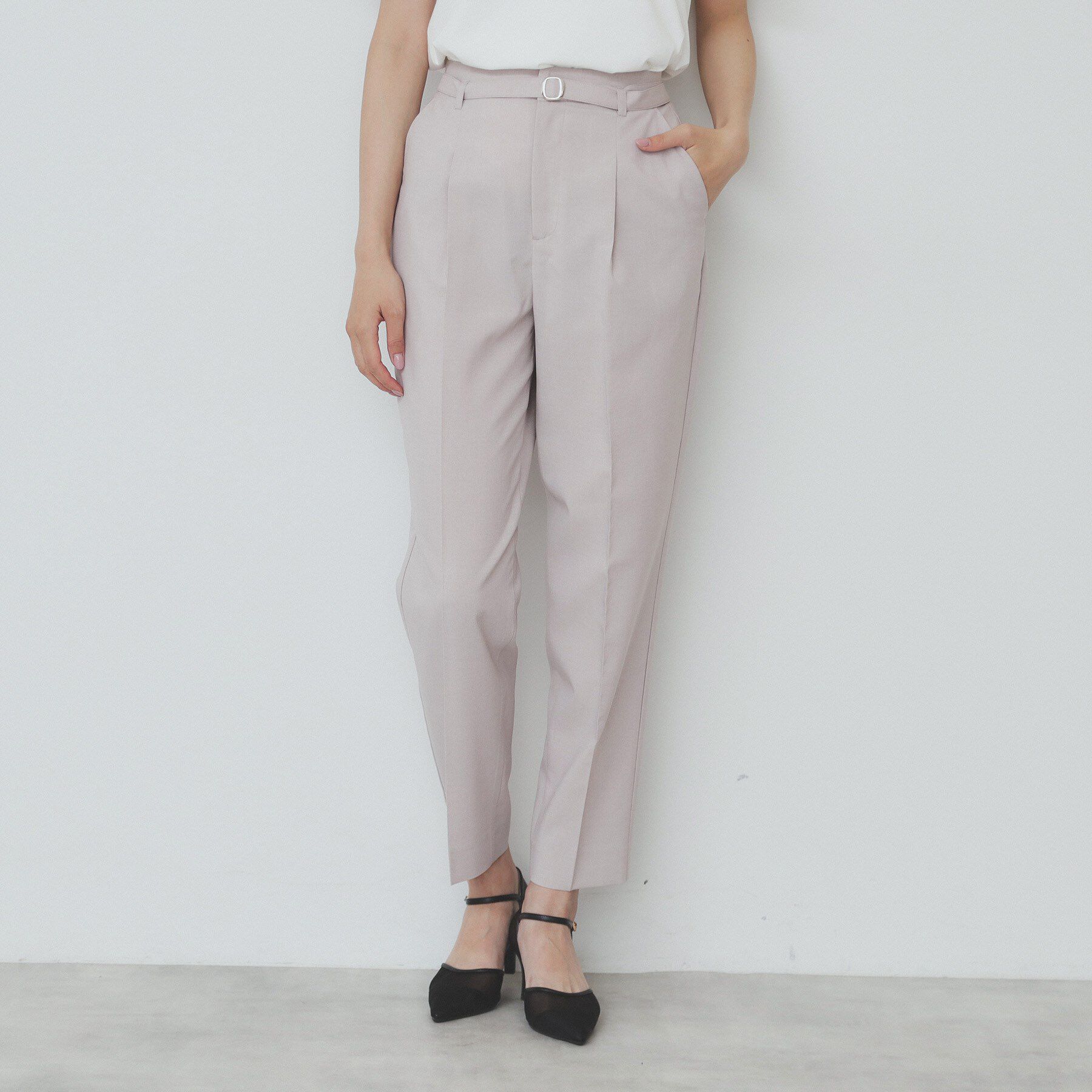 index「ベルト付きストレッチテーパードパンツ/セットアップ可【洗濯機洗い可/吸水速乾/接触冷感】」|その他|ライトベージュ(05