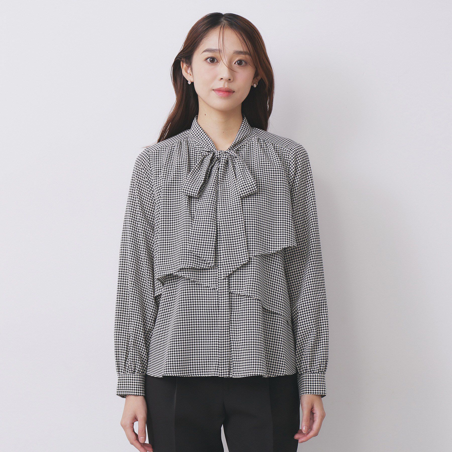 index「アシンメトリーレイヤードボウタイブラウス【洗濯機OK/イージーアイロン/防シワ】《XS～3L》」|シャツ・ブラウス|