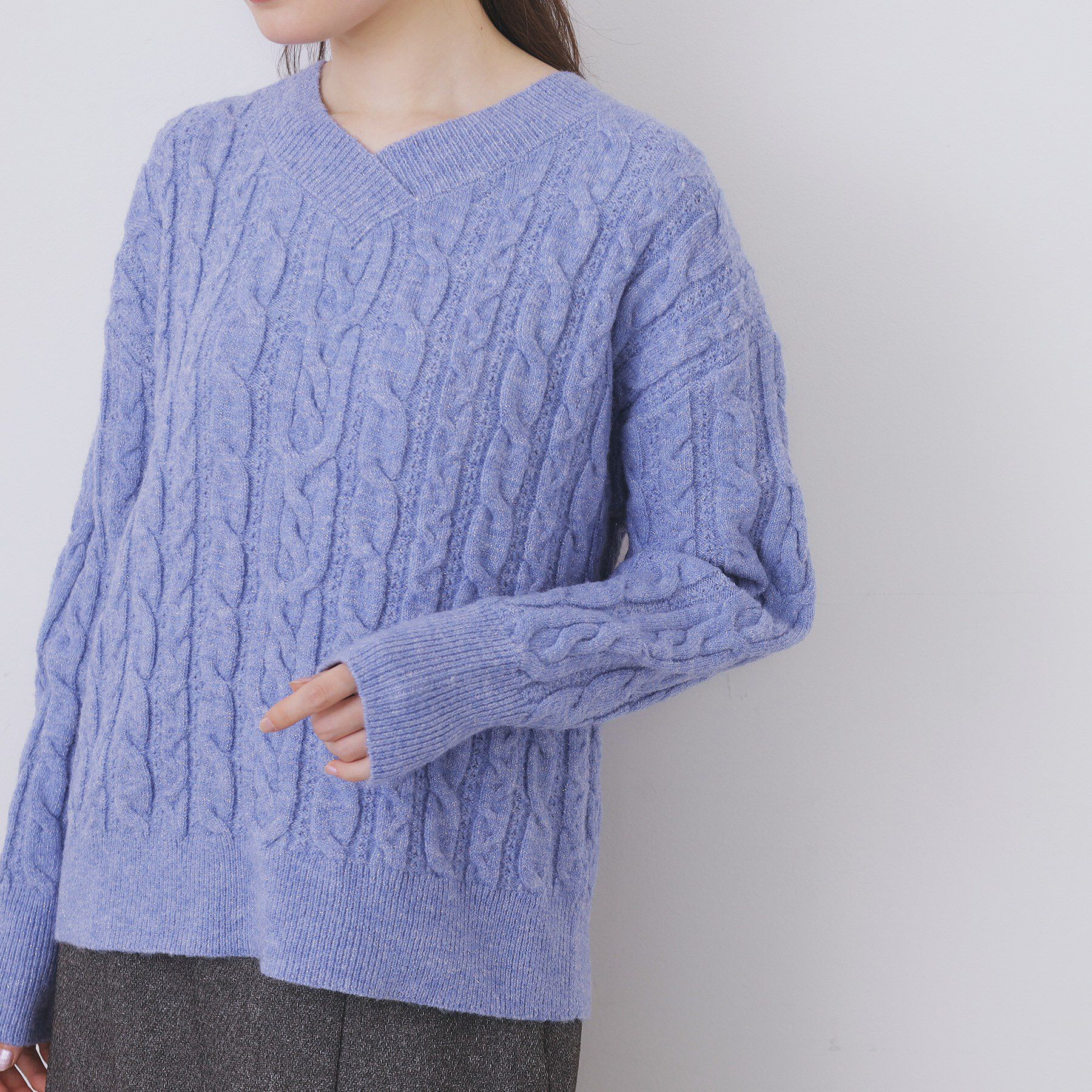 index「ラメ混ファンシーケーブルVネックニット【洗濯機OK】」|ニット・セーター|