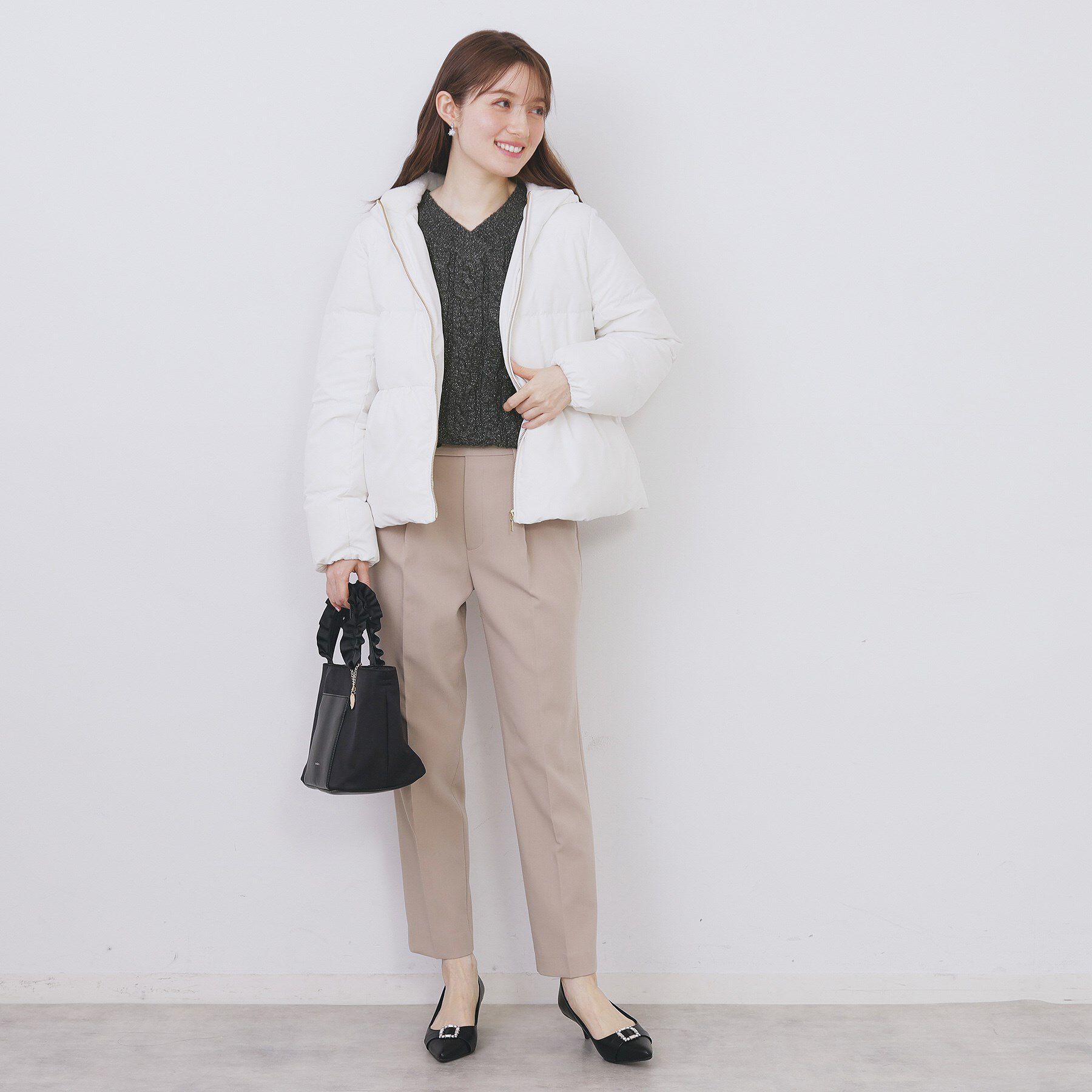 index「ラメ混ファンシーケーブルVネックニット【洗濯機OK】」|ニット・セーター|