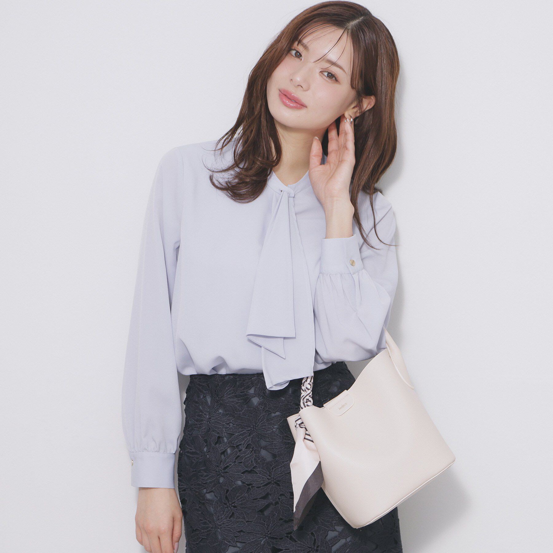 index「アシンメトリーボウタイブラウス【洗濯機OK/イージーアイロン/防シワ】《XS～LL》」|シャツ・ブラウス|サックスブルー(09