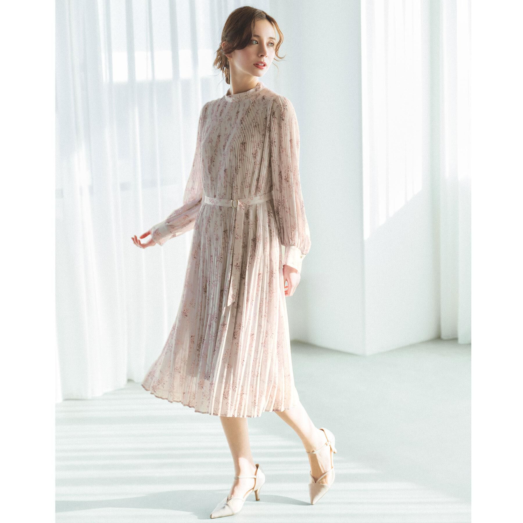 index「ベルト付きプリーツフレアワンピース【洗濯機OK/イージーアイロン/防シワ】《5col》」|ワンピース|